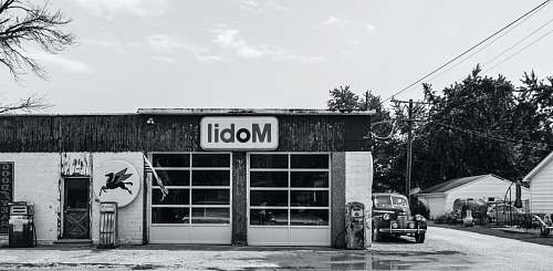 united states mobil grayscale facade arizona